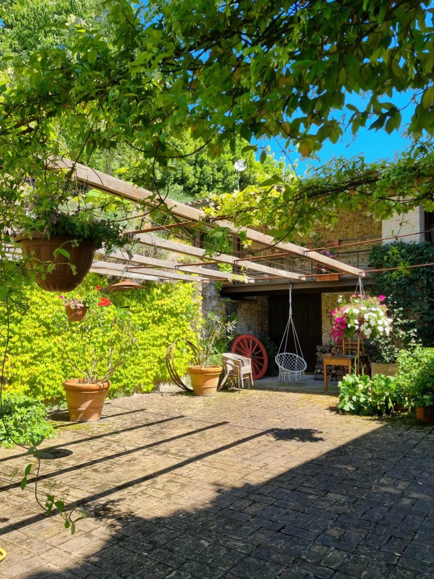 Casa Zia Cianetta Residenza Di Campagna Guest House Capodacqua  Екстериор снимка